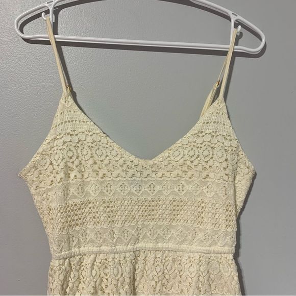 Forever 21 White lace top juniors size Medium - Picture 6 of 8